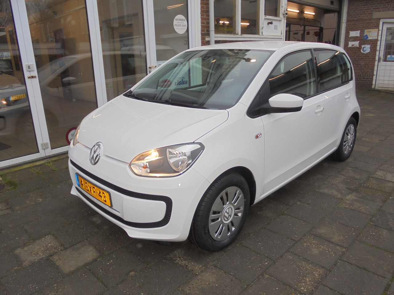 Volkswagen Up! - 1.0 move up! BlueMotion Airco, Navigatie - AutoWereld.nl