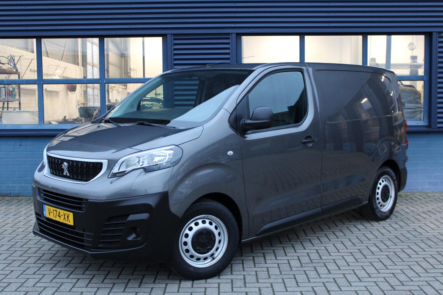 Peugeot Expert - 1.6 BlueHDI | NAVI BY APP | TREKHAAK | NETTE BUS - AutoWereld.nl