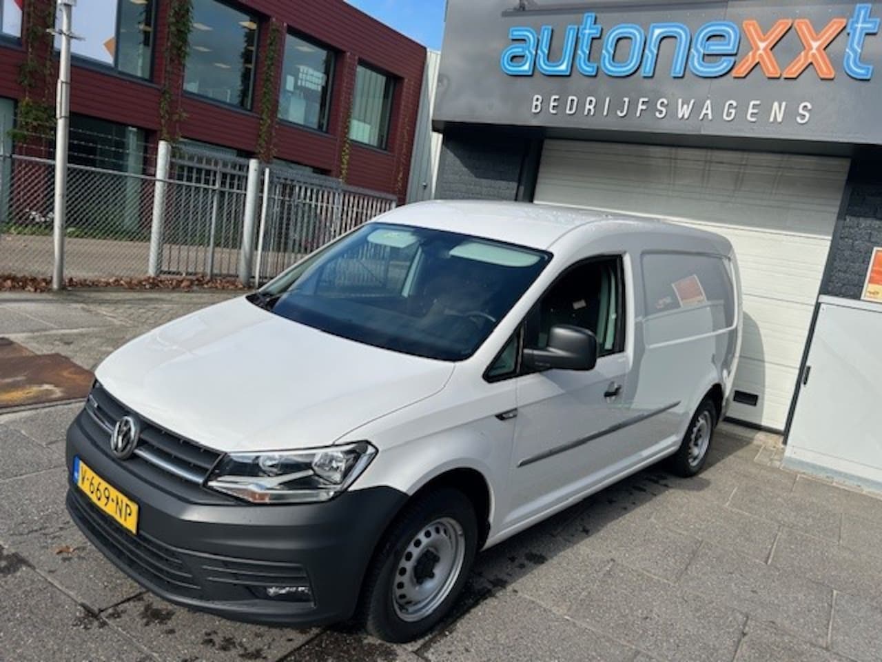 Volkswagen Caddy Maxi - 1.4 TGI L2H1 EcoFuel Comfortline AIRCO I NAVIGATIE I CRUISE CONTROL I RIJDEN OP GROEN GAS - AutoWereld.nl