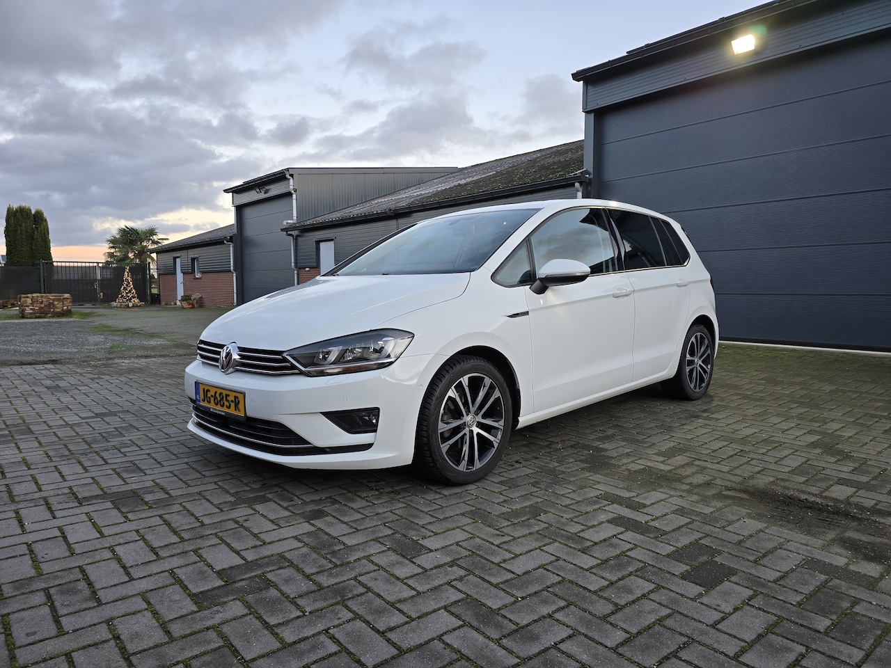 Volkswagen Golf Sportsvan - 1.2 TSI Highline - AutoWereld.nl