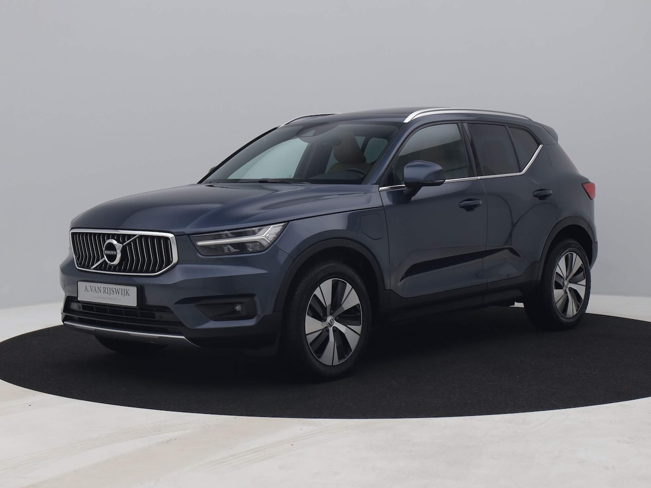 Volvo XC40 - 1.5 T5 Recharge Inscription | PANO | CAMERA | KEYLESS - AutoWereld.nl