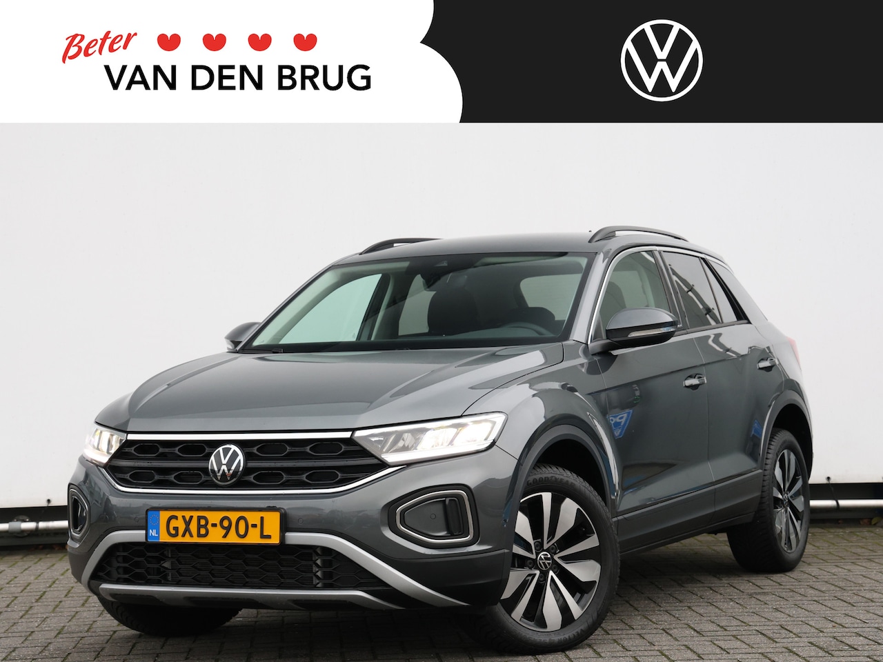 Volkswagen T-Roc - 1.5 TSI Life 150pk DSG | LED | Navigatie | Climate control | Stoelverwarming | 17" Velgen - AutoWereld.nl