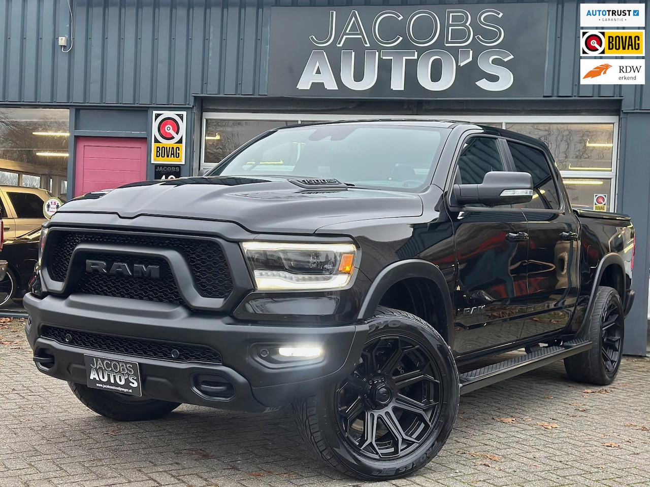 Dodge Ram 1500 - 5.7 V8 Crew Cab Rebel Black Edition 2023 - AutoWereld.nl