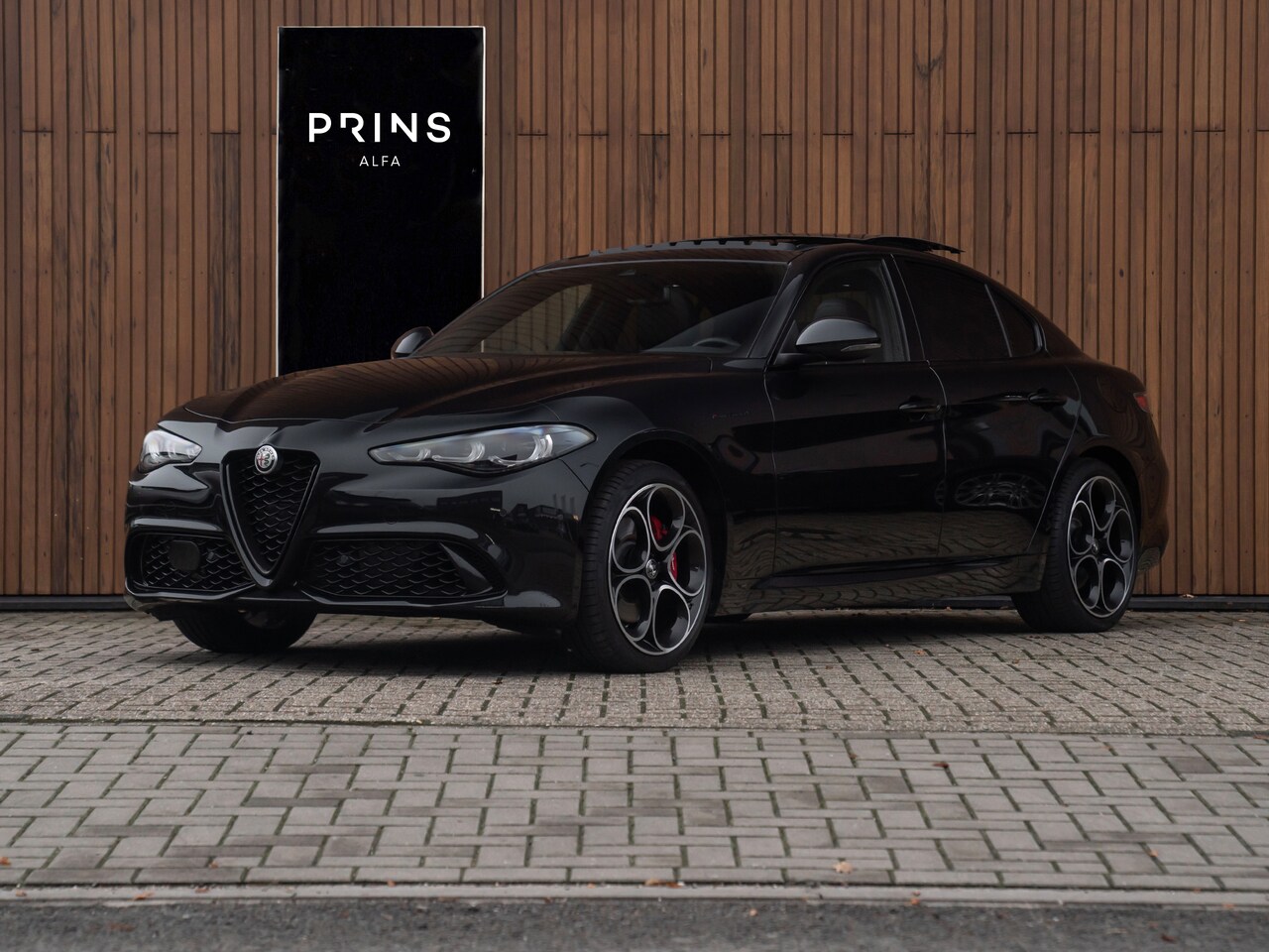 Alfa Romeo Giulia - 2.0T 280pk GME AWD Competizione | Pano-dak | Matrix-LED | Harman/Kardon | CarPlay | Perfor - AutoWereld.nl