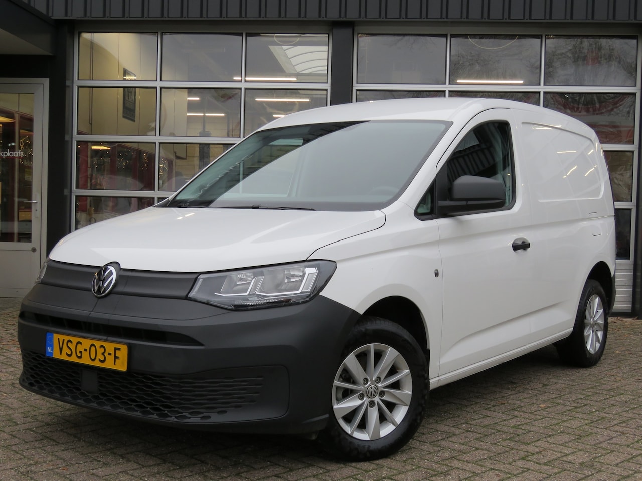 Volkswagen Caddy Cargo - 2.0 TDI Comfort / Cruise / Carplay / Trekhaak / Betonplex - AutoWereld.nl