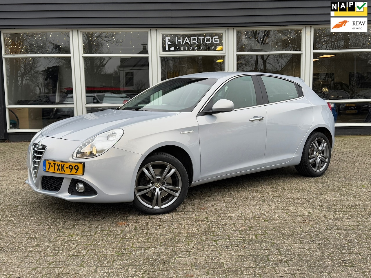 Alfa Romeo Giulietta - 1.4 T Distinctive Lusso | Autm | Navi | Clima | Cruise | - AutoWereld.nl