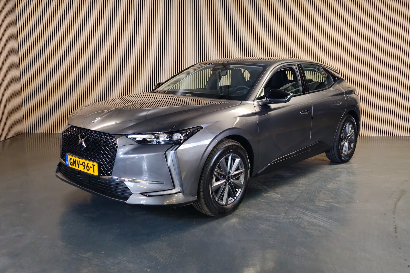 DS 4 - E-Tense Bastille - *NIEUW* 64 km - Apple carplay/Android auto draadloos - AutoWereld.nl