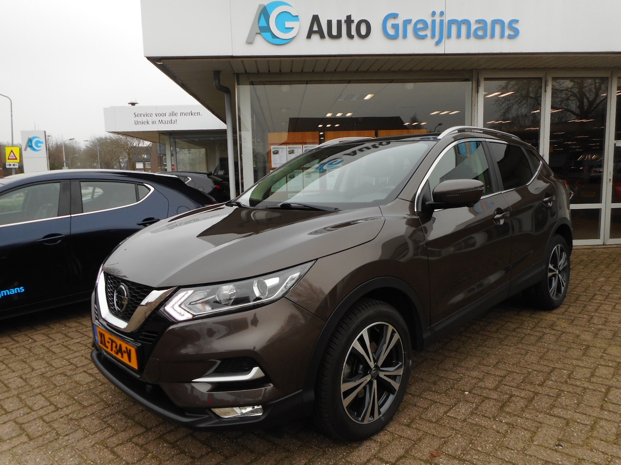 Nissan Qashqai - 1.2 N-Connecta Design Pano. Dak, Trekhaak - AutoWereld.nl