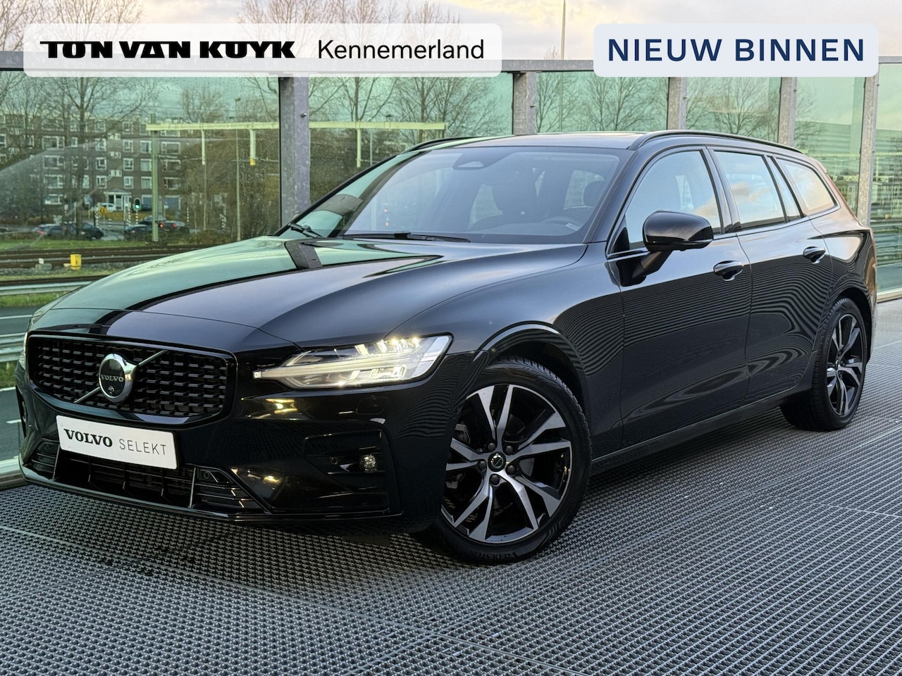 Volvo V60 - 2.0 B3 Plus Dark 2.0 B3 Plus Dark , Automaat , Semi elek trekhaak , Adaptive Cruise , Pilot Assist , Stoel+ - AutoWereld.nl