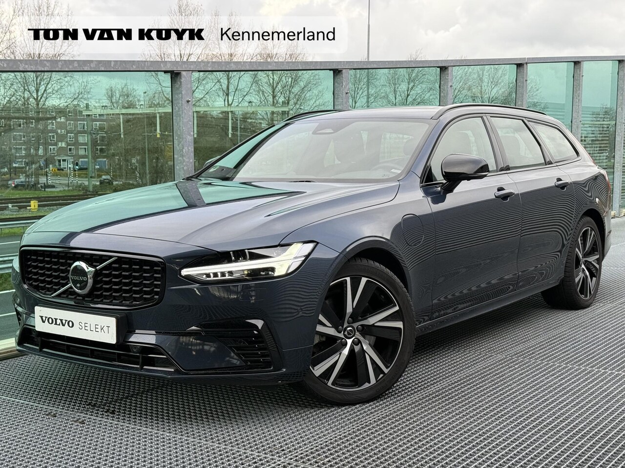 Volvo V90 - 2.0 T6 Plug-in hybrid AWD Ultimate Dark Volvo V90 2.0 T6 Recharge AWD Ultimate Bright , Au - AutoWereld.nl