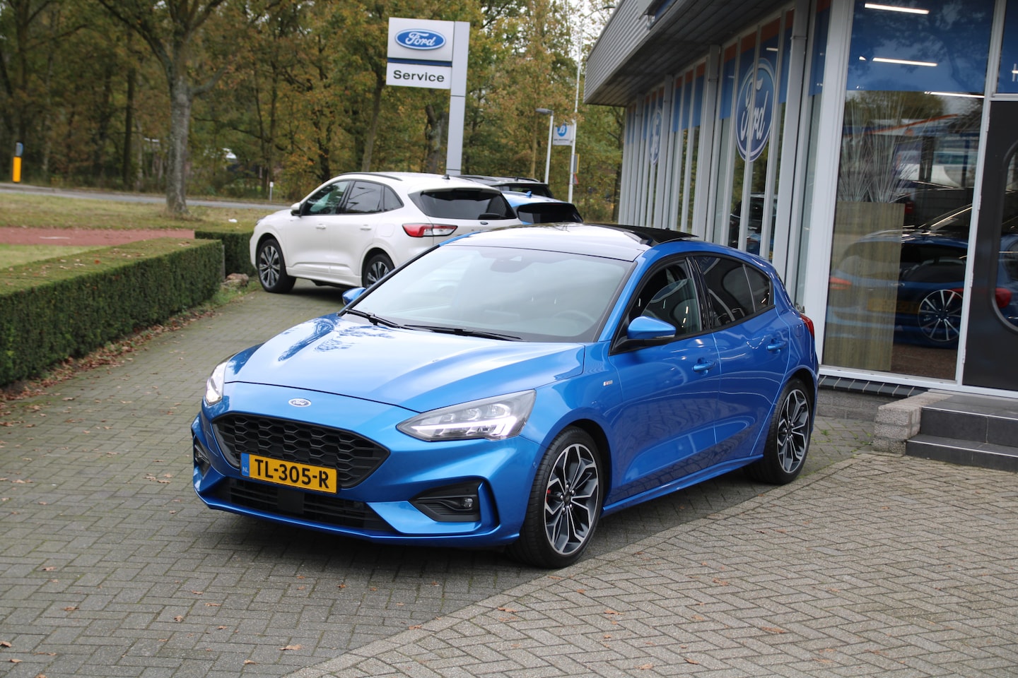 Ford Focus - 1.0 EcoBoost 125pk ST Line Business PANODAK 18"LM WINTERPACK PDC CAMERA - AutoWereld.nl