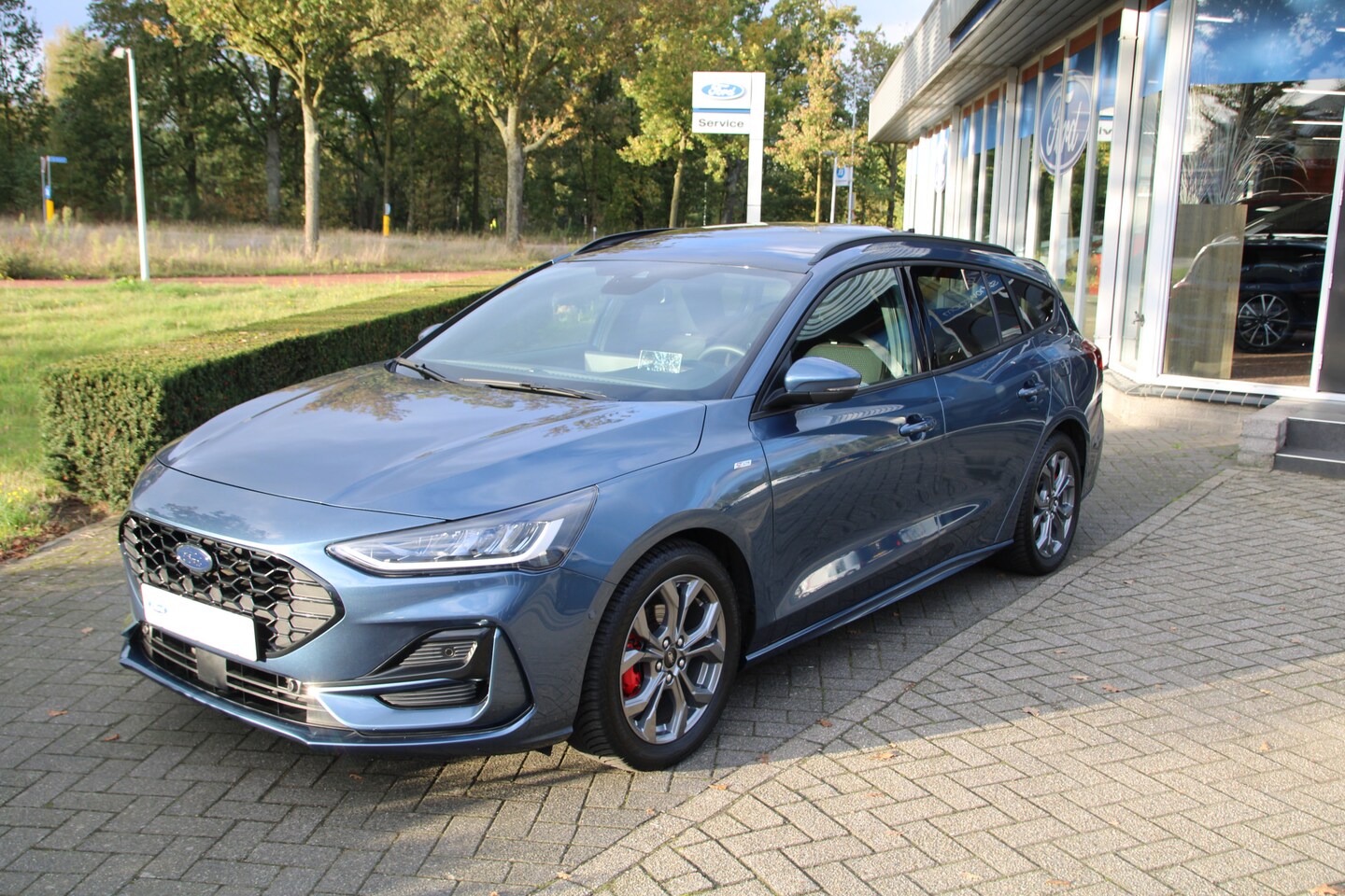 Ford Focus Wagon - 1.0 EcoBoost 155pk Hybrid ST Line X Automaat PANODAK HEAD-UP NAVI CAMERA WINTERPACK - AutoWereld.nl