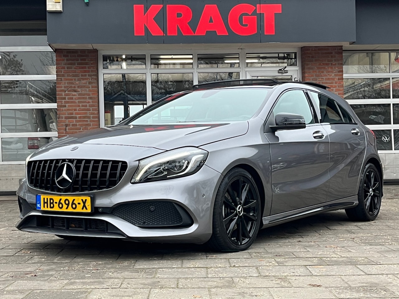 Mercedes-Benz A-klasse - Ambition 180 122 pk - AUTOMAAT - AMG - LED - Schuifdak - zeer compleet! - AutoWereld.nl