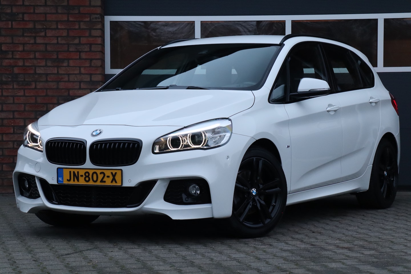 BMW 2-serie Active Tourer - 218i M Sport Automaat - AutoWereld.nl