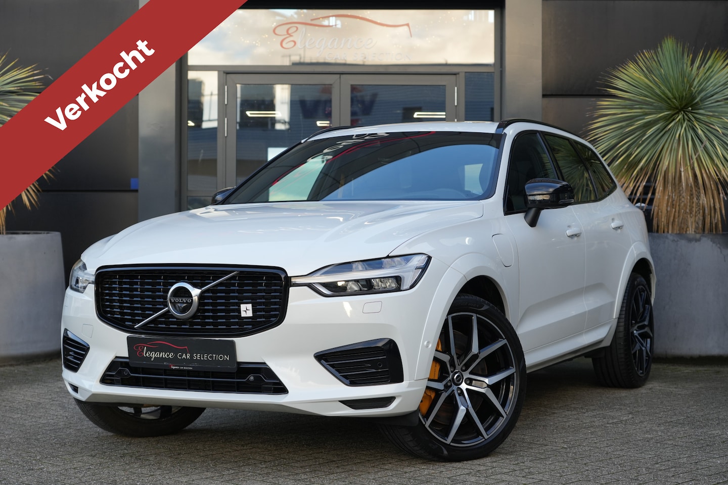 Volvo XC60 - 2.0 T8 AWD Polestar Engineered 405pk Panoramadak/360Camera/Trekhaak - AutoWereld.nl