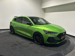 Ford Focus - 2.3 EcoBoost ST-X | 280 PK | 33011 kilometers | Panoramdak | Nieuwstaat