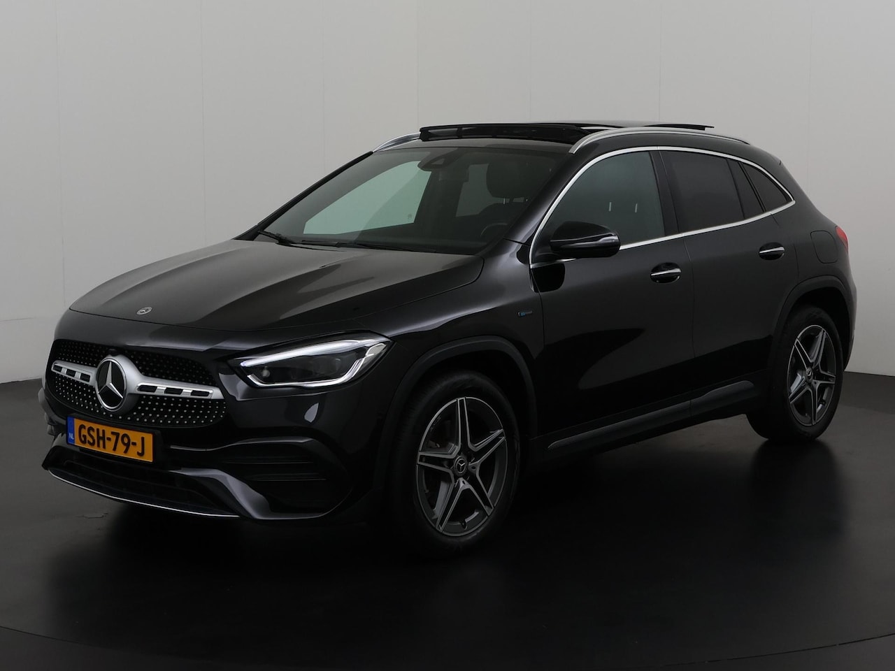 Mercedes-Benz GLA-Klasse - 250e Premium Plus AMG | Panoramadak | Widescreen | Mem Stoel | Zondag Open! - AutoWereld.nl