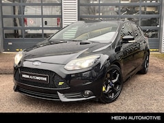 Ford Focus - 2.0 EcoBoost ST-3 250PK | Dealerauto | Recaro stoelen | Navigatie | Camera | Climate contr