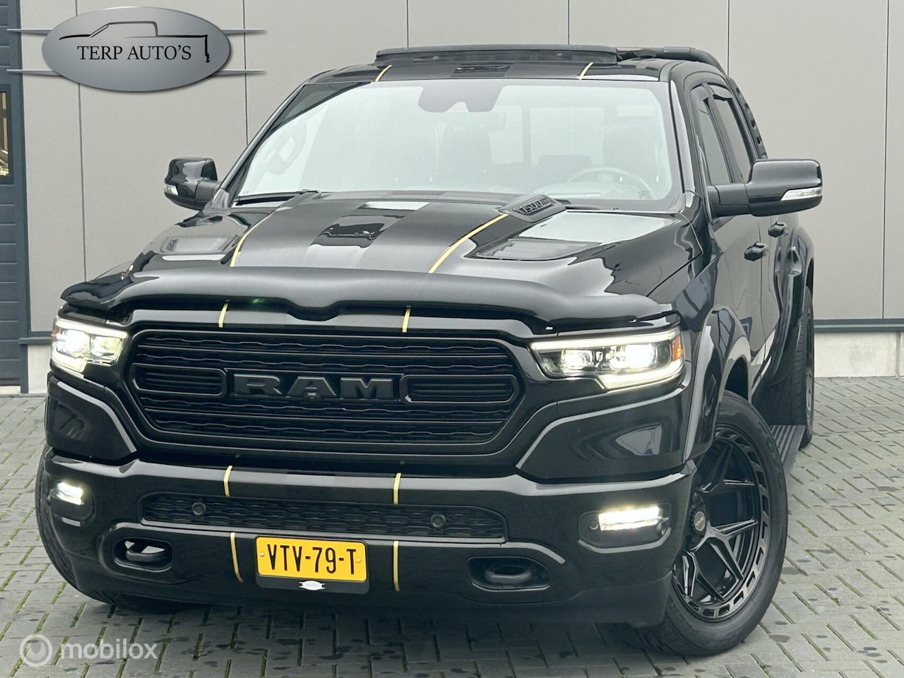 Dodge Ram 1500 - 4X4 5.7 V8 4x4 Crew Cab Limited - AutoWereld.nl