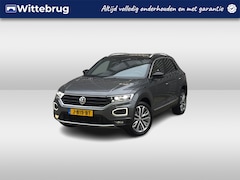 Volkswagen T-Roc - 1.5 TSI 150PK Sport / Sportstoelen / Elektrische Achterklep / Achteruitrijcamera / Digital