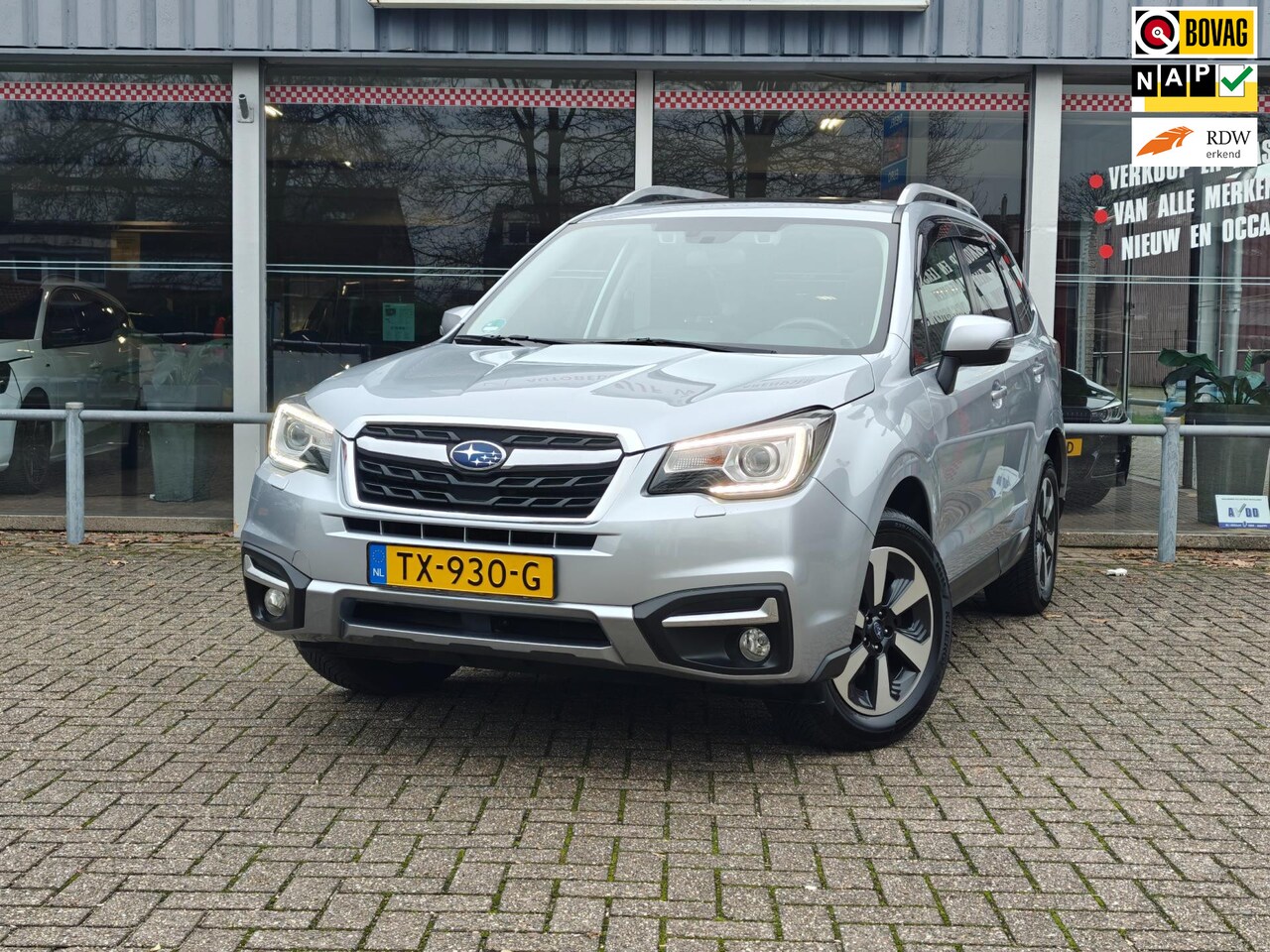 Subaru Forester - 2.0 Luxury | Panorama dak | Stoelverwarming | Cruise control| Achteruitrijcamera - AutoWereld.nl