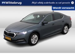 Skoda Octavia - 1.0 TSI 110pk Business Edition / Navigatie / LED / Elek. Achterklep / PDC Achter / 16" LMV