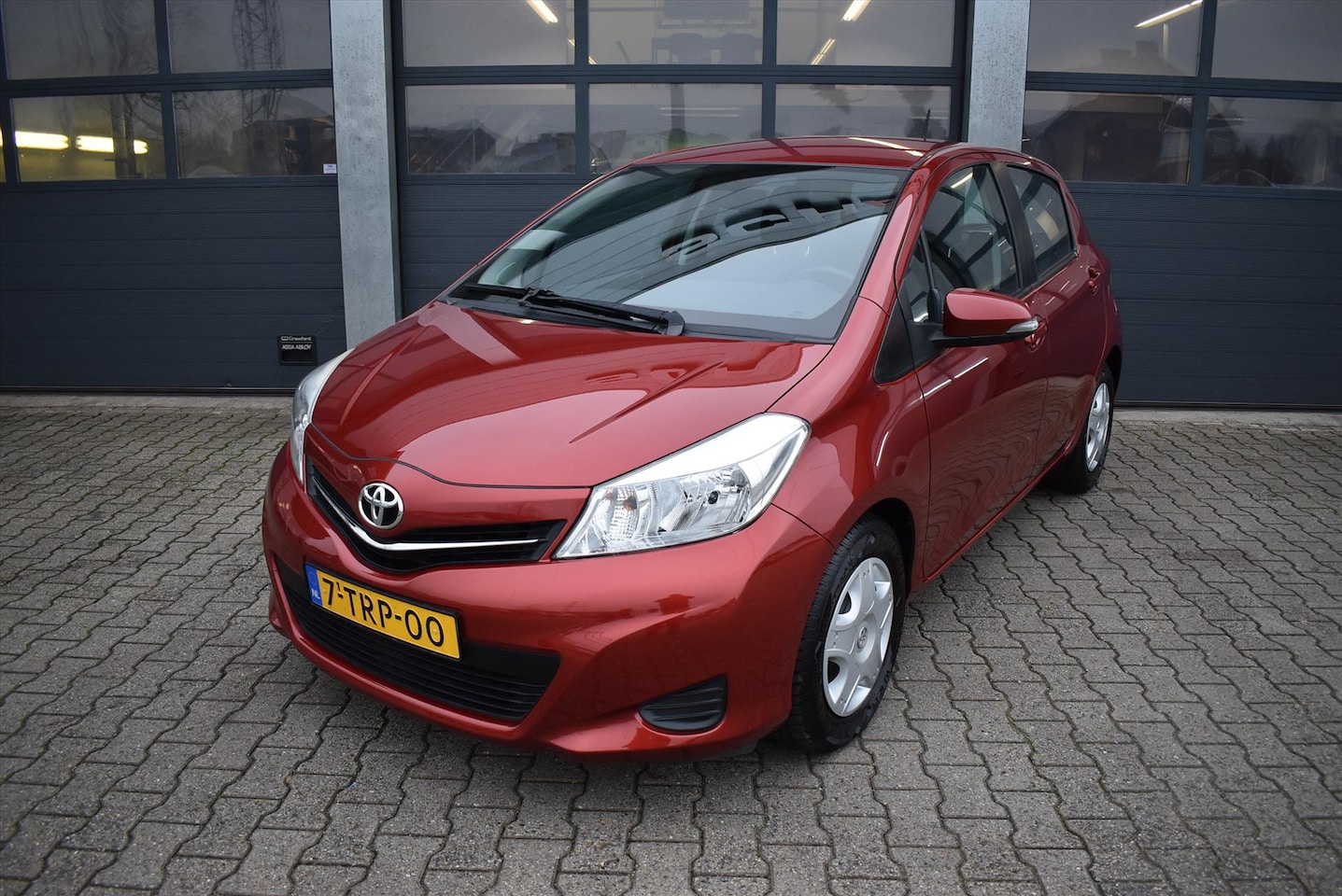 Toyota Yaris - 1.3 16v VVT-i 99pk Now - AutoWereld.nl