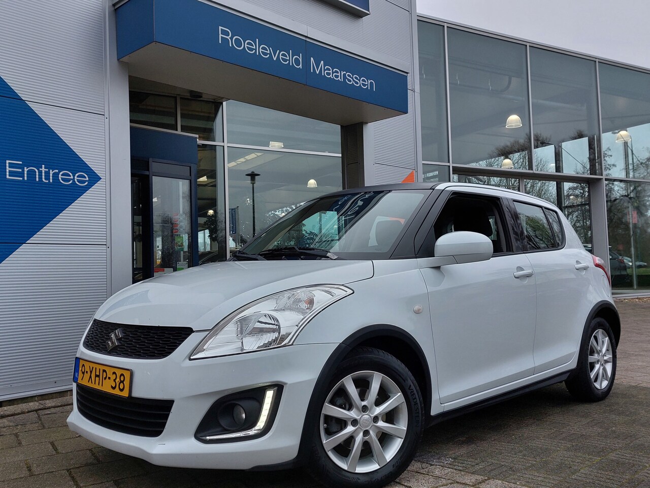 Suzuki Swift - 1.2 94pk Automaat Dynamic Sport-Pack 5-Deurs | Origineel NL | Airco | Cruise | Bluetooth C - AutoWereld.nl