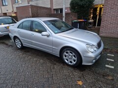 Mercedes-Benz C-klasse - 180 K. Elegance handgeschakeld, Facelift