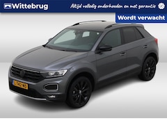 Volkswagen T-Roc - 1.5 TSI 150pk DSG Sport / Black Style / LED / Navigatie / Camera / Donker Glas / Clima / 1