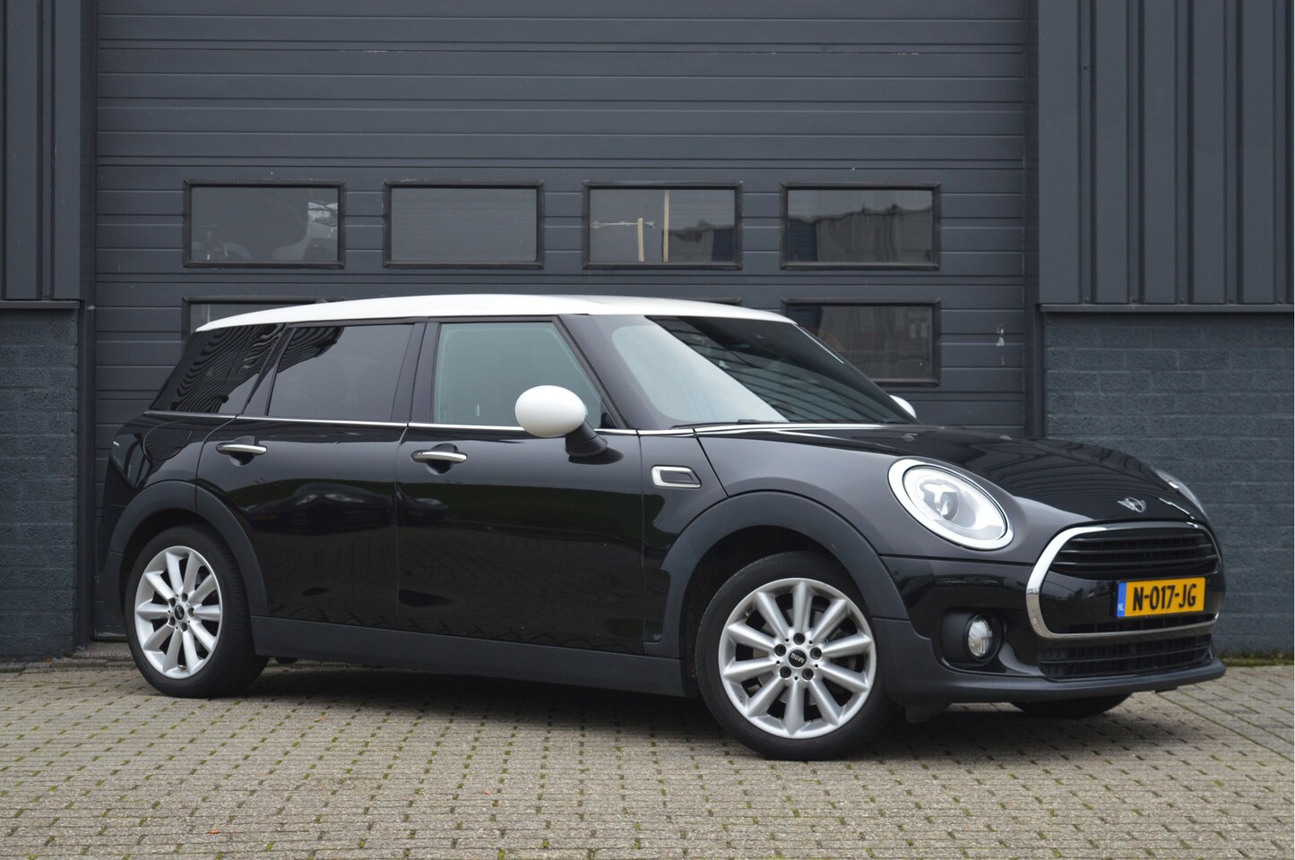 MINI Clubman - 1.5 Cooper Chili Serious Business Mini 1.5 Cooper Chili Serious Business - AutoWereld.nl