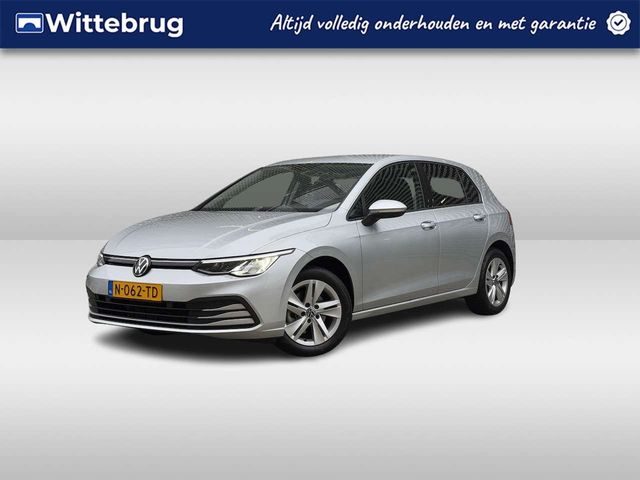 Volkswagen Golf - 1.0 eTSI Life / Digitale Cockpit / Sfeerverlichting / LED / Parkeersensoren V+A / Keyless - AutoWereld.nl