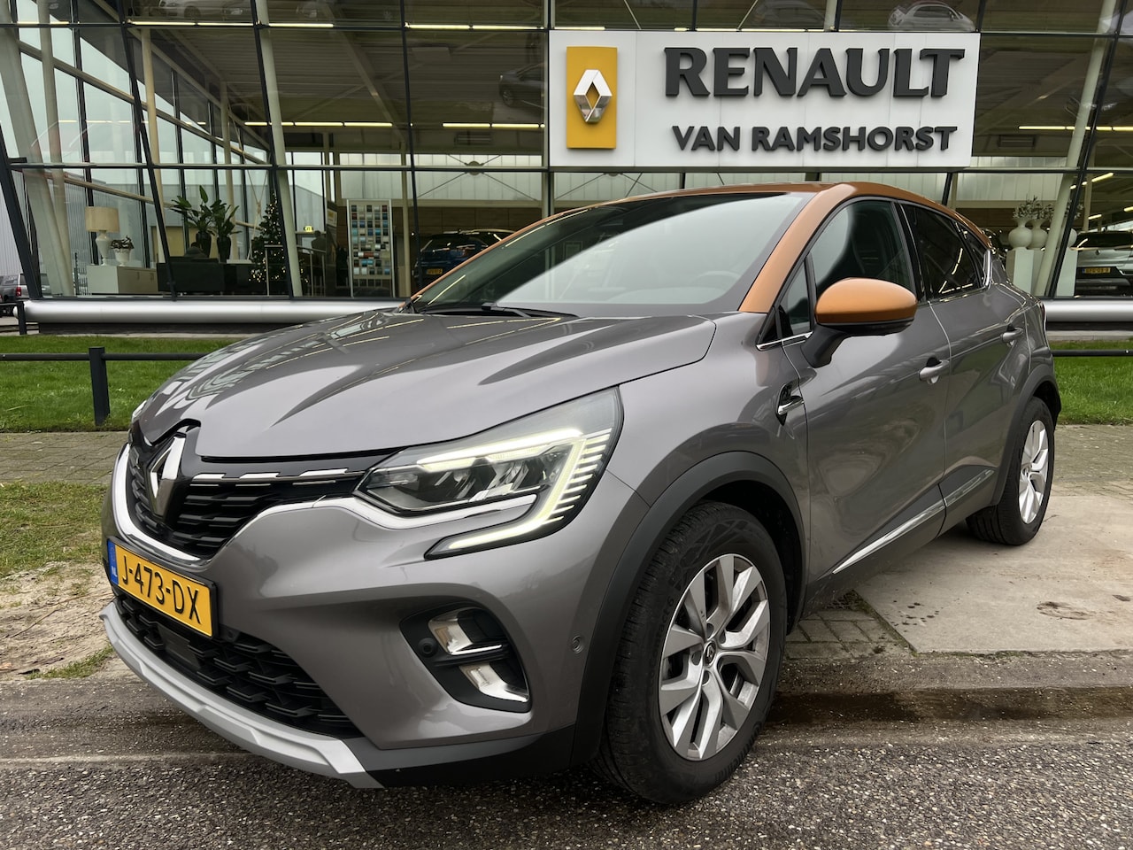 Renault Captur - 1.3 TCe 130 Intens / Automaat / Trekhaak / 360'' Camera / 1e Eigenaar / - AutoWereld.nl