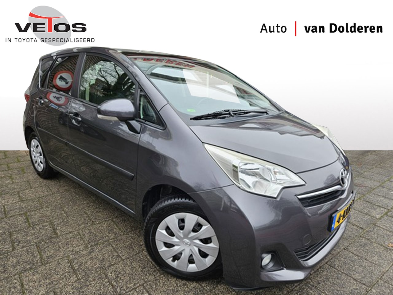 Toyota Verso S - 1.3 VVT-i Aspiration Leder / Pano / Trekhaak - AutoWereld.nl