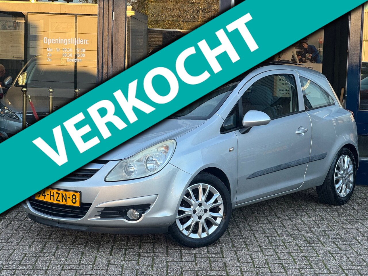 Opel Corsa - 1.2-16V Cosmo NL AUTO NAP! Pano l Cruise l Airco l PDC l MTF-stuur l Elek pakket! DEALER O - AutoWereld.nl