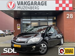 Toyota Auris - 1.8 Full Hybrid Aspiration // NAVI // CAMERA // CLIMA // TREKHAAK // PERFECT ONDERHOUDEN