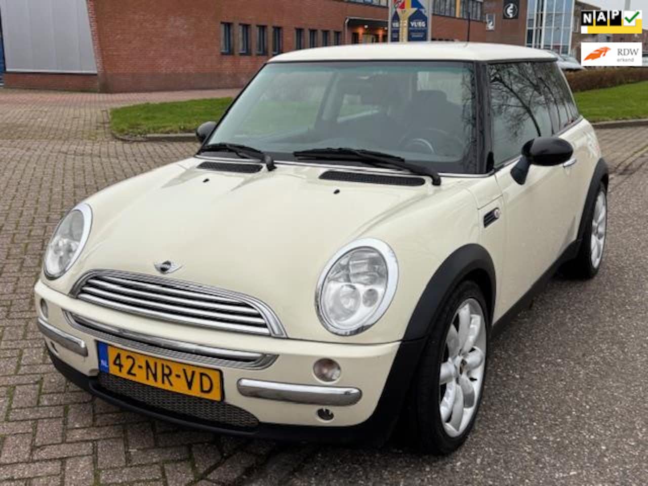 MINI Cooper - Mini 1.6 Pepper ECC Audio/CD Elec. pakket LMV 17" ABS Getint glas Sportonderstel Cruisecon - AutoWereld.nl