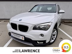 BMW X1 - sDrive18i 150PK | Alpine White | Trekhaak | SDrive | PDC Achter | Navi Apple/Android Mogel