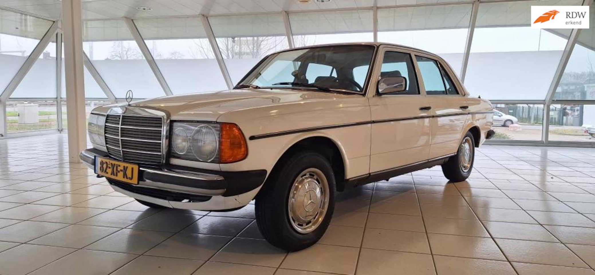 Mercedes-Benz 200-280 (W123) - 230 E Automaat - AutoWereld.nl