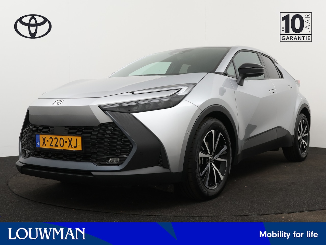 Toyota C-HR - 1.8 Hybrid 140 First Edition | Navigatie | 360 Camera | Draadloze telefoonlader | Parkeers - AutoWereld.nl