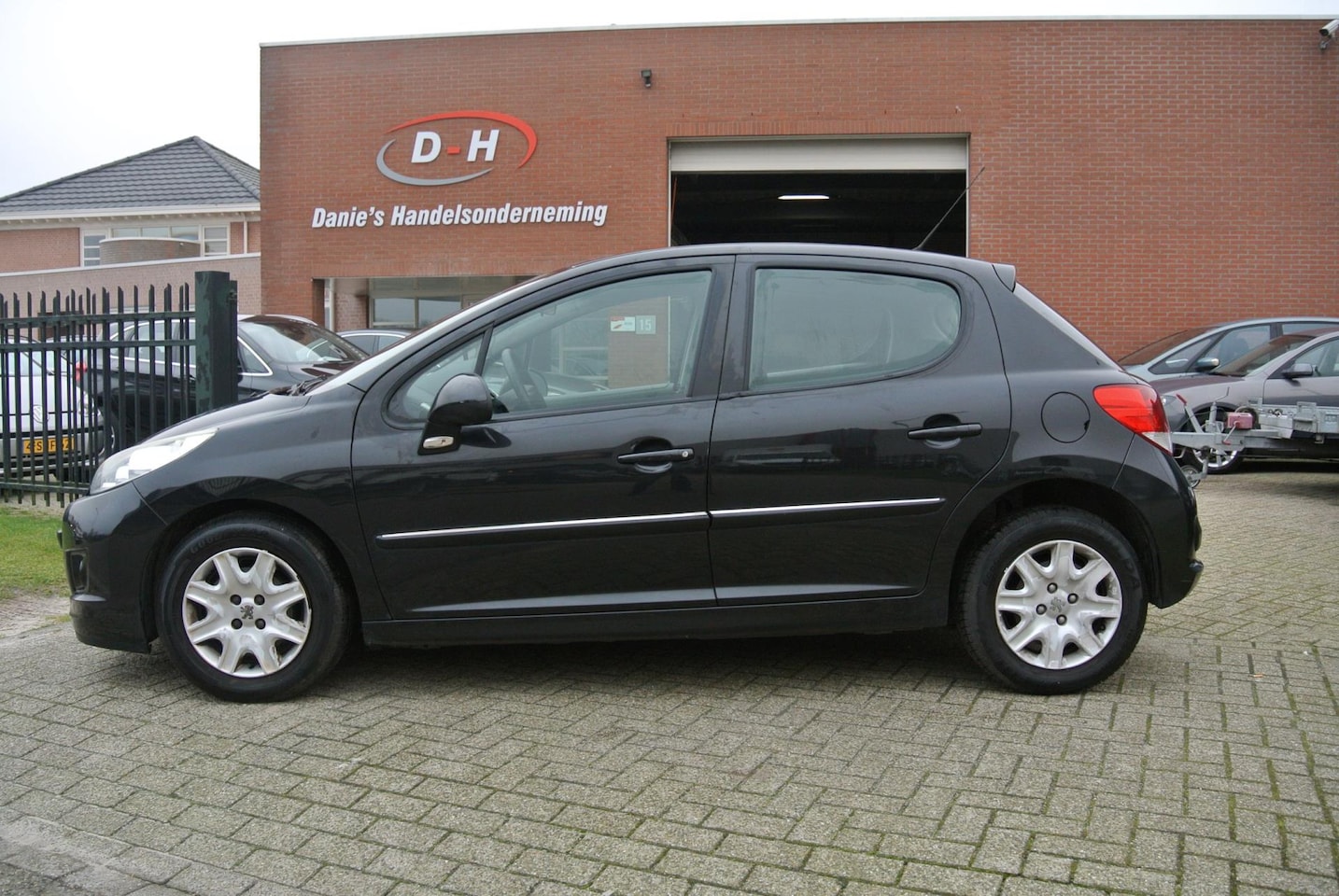 Peugeot 207 - 1.4 VTi Access airco panoramadak apk 19-09-2025 inruil mogelijk nap - AutoWereld.nl