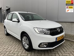 Dacia Sandero - 1.0 SCe Laureate / Airco / Navigatie / Trekhaak