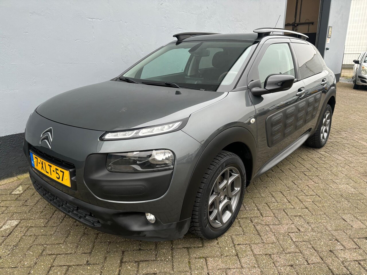 Citroën C4 Cactus - 1.2 VTi Shine - Navigatie - Cruise Control - AutoWereld.nl