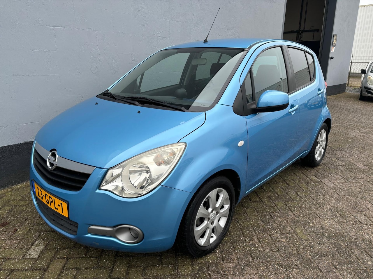 Opel Agila - 1.2 Enjoy - Airco - LMV - AutoWereld.nl