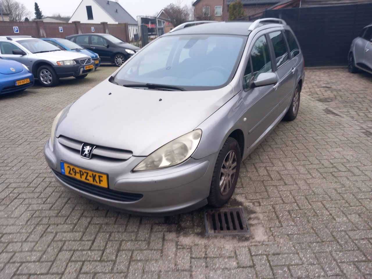 Peugeot 307 SW - 1.6 16V Premium apk gekeurd tot 12-12-2025 7 persoons - AutoWereld.nl