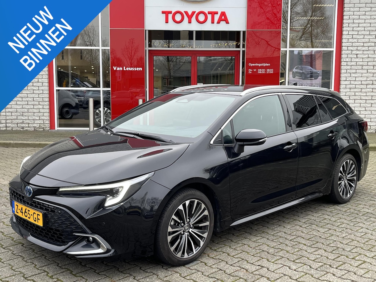 Toyota Corolla Touring Sports - 1.8 HYBRID FIRST EDITION KEYLESS EL-ACHTERKLEP STOELVERW NAVI APPLE/ANDROID NL-AUTO 1E-EIG - AutoWereld.nl