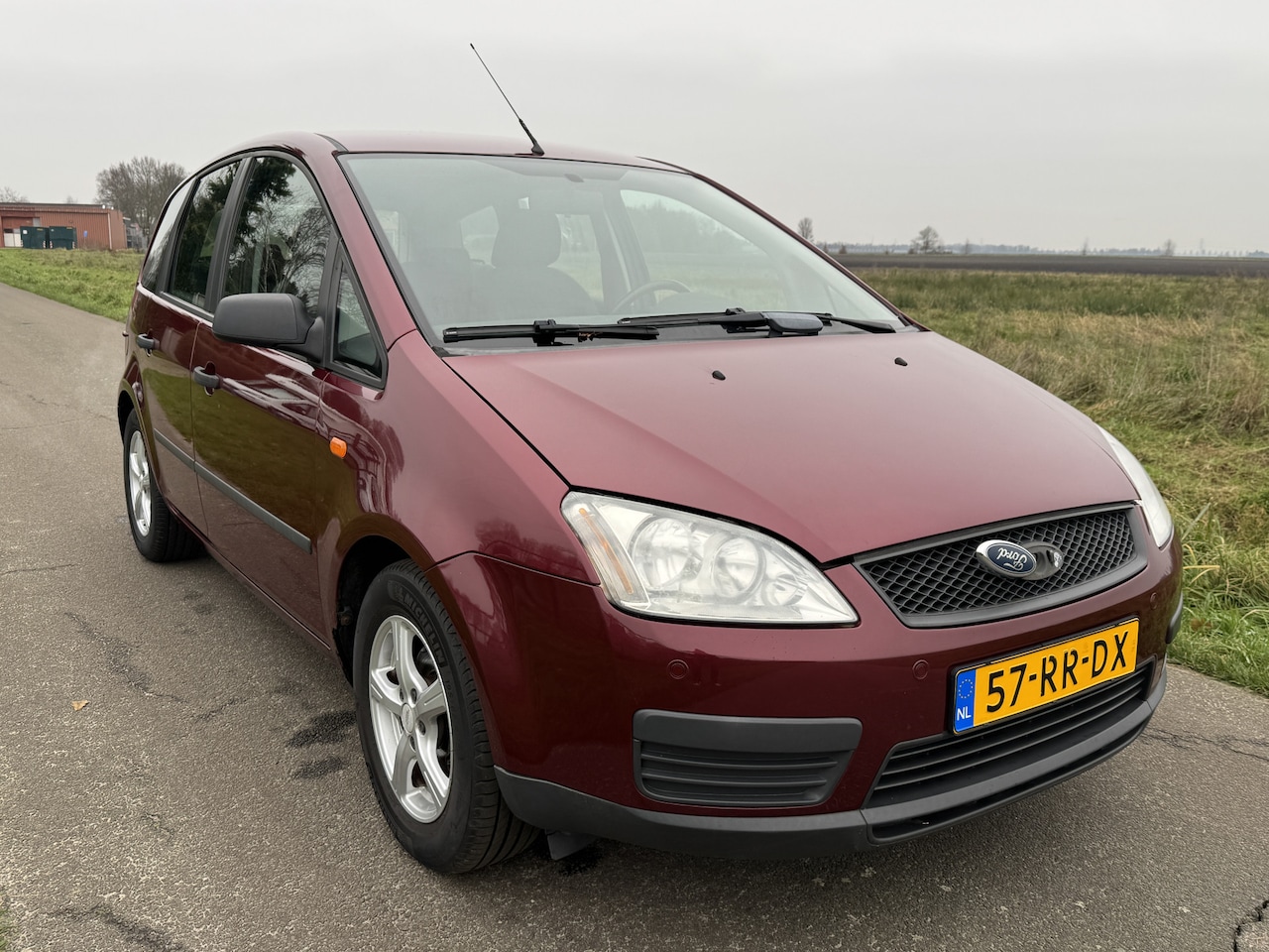 Ford Focus C-Max - 1.6-16V Ambiente Airco/PDC/CRUISE/131.000km!/APK 11-2025! - AutoWereld.nl