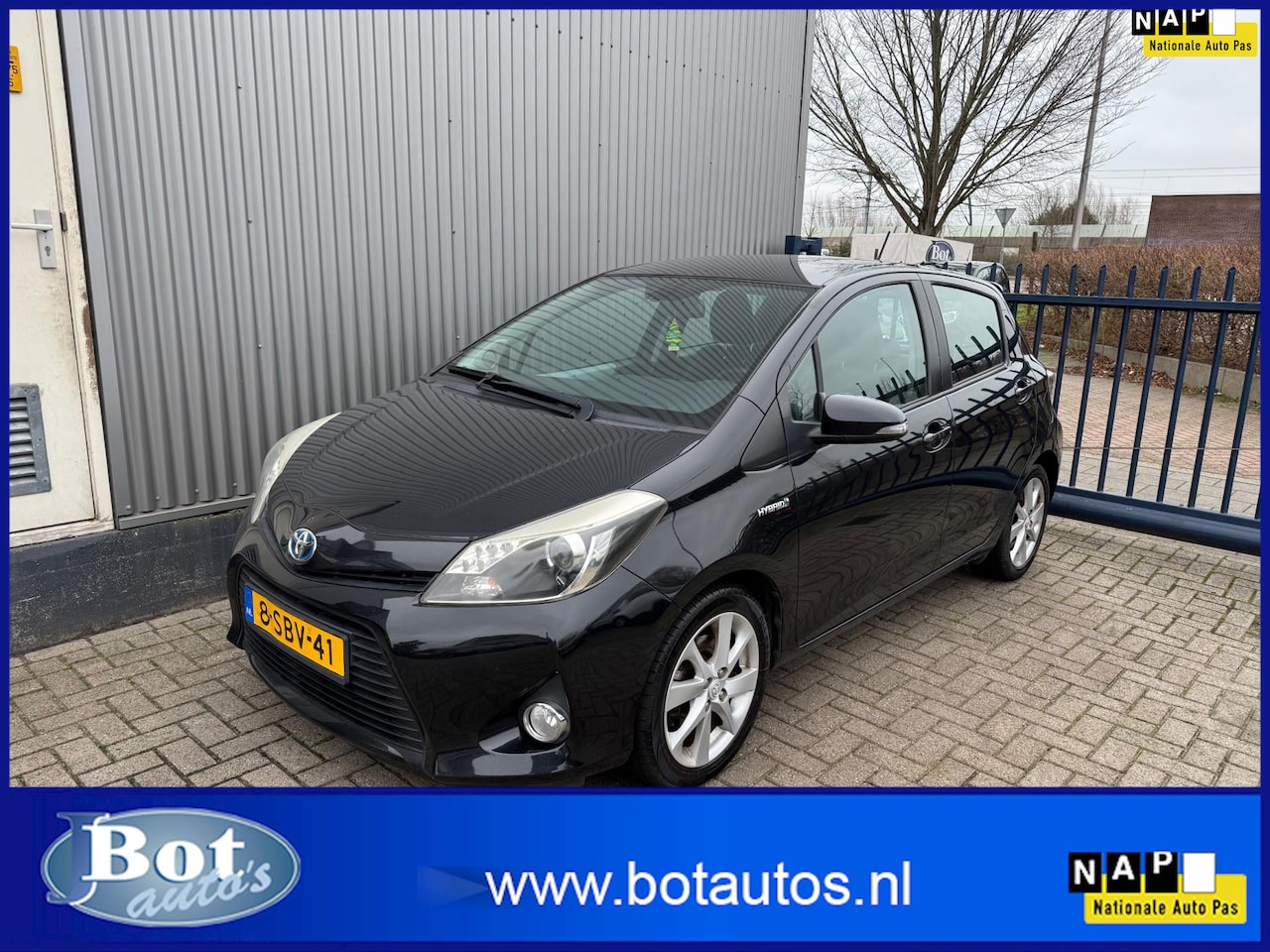 Toyota Yaris - 1.5 Full Hybrid Dynamic ECC / CRUISE / CAMERA / LMV - AutoWereld.nl