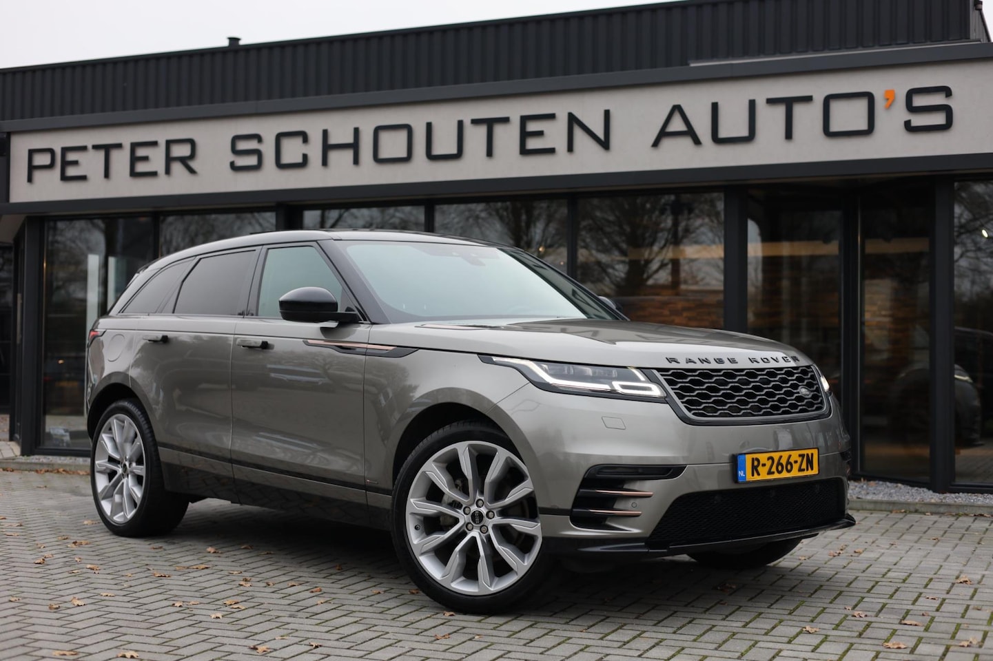 Land Rover Range Rover Velar - P250 AWD R-Dynamic | Leder | Pano | LED | 22"LMV | - AutoWereld.nl