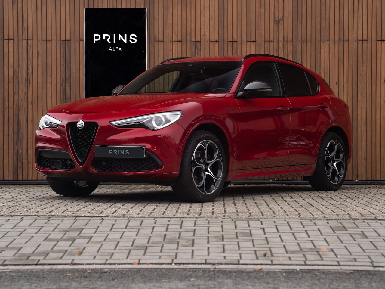 Alfa Romeo Stelvio - 2.0T 280pk AWD Veloce | Adapt. cruise | Stoelverwarming v+a | CarPlay - AutoWereld.nl